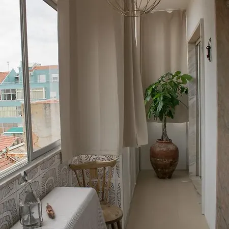 Checkincheckout - Belem Nest With River View
